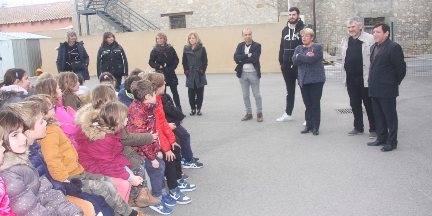 Romain Manchia au contact des enfants de l’école primaire de Fleury d’Aude